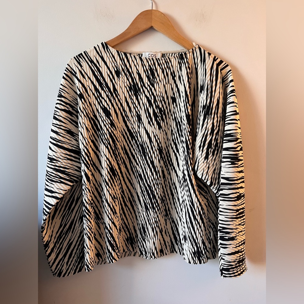 COS Rounded Pleated Top - Small